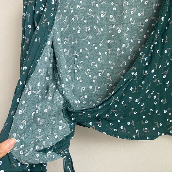 Brandy Melville crop teal green floral vneck coco - Picture 5 of 7